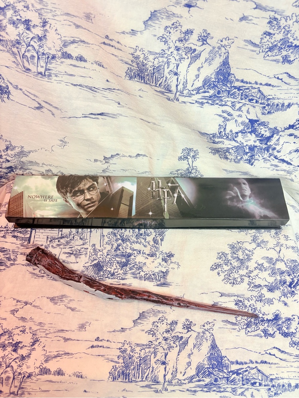 HARRY POTTER and the DEATHLY HALLOWS HP7 Bellatrix Lestrange Wand in Box MINT